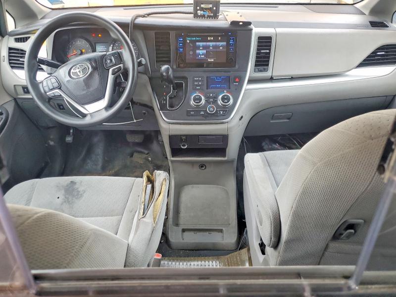 2016 Toyota Sienna le