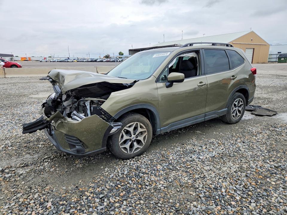 2024 Subaru Forester Premium