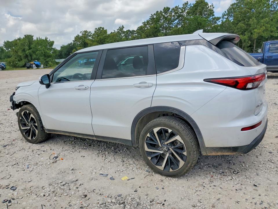 2022 Mitsubishi Outlander es