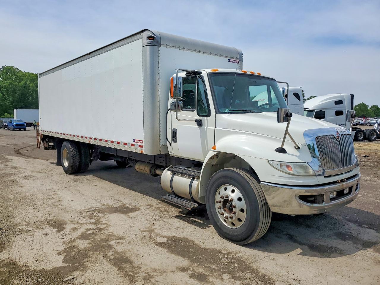 2016 International 4300 BOX Truck