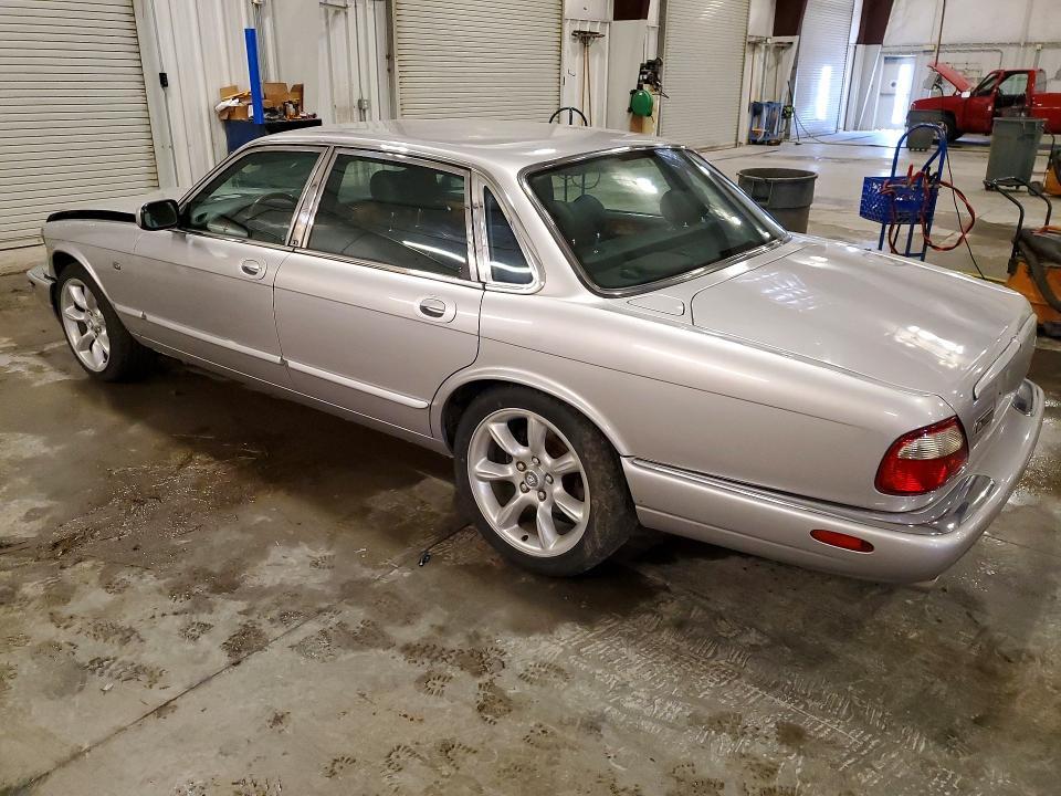 2000 Jaguar XJR