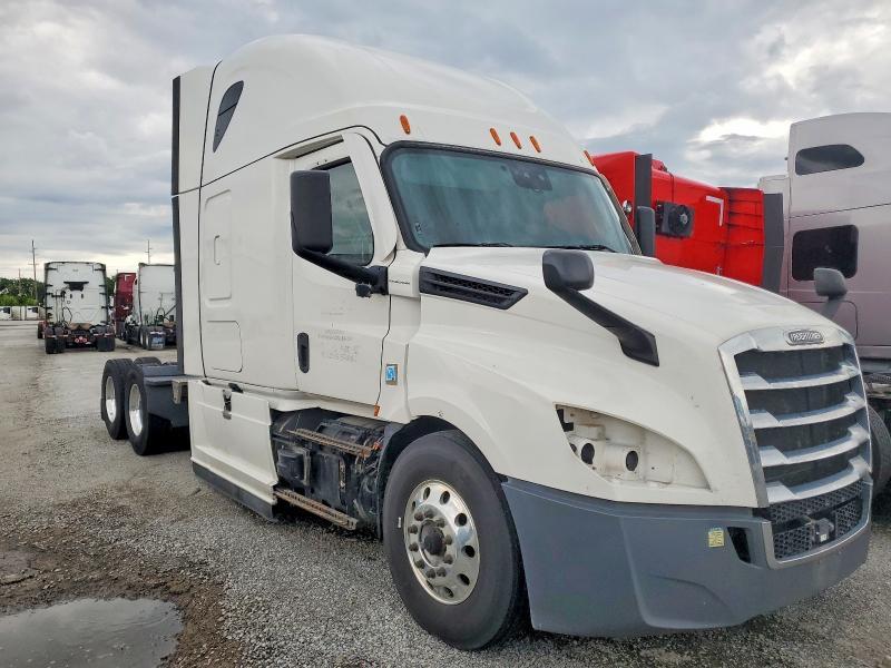 2022 Freightliner Cascadia 126 Semi Truck