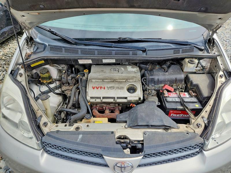 2004 Toyota Sienna xle 7 Passenger
