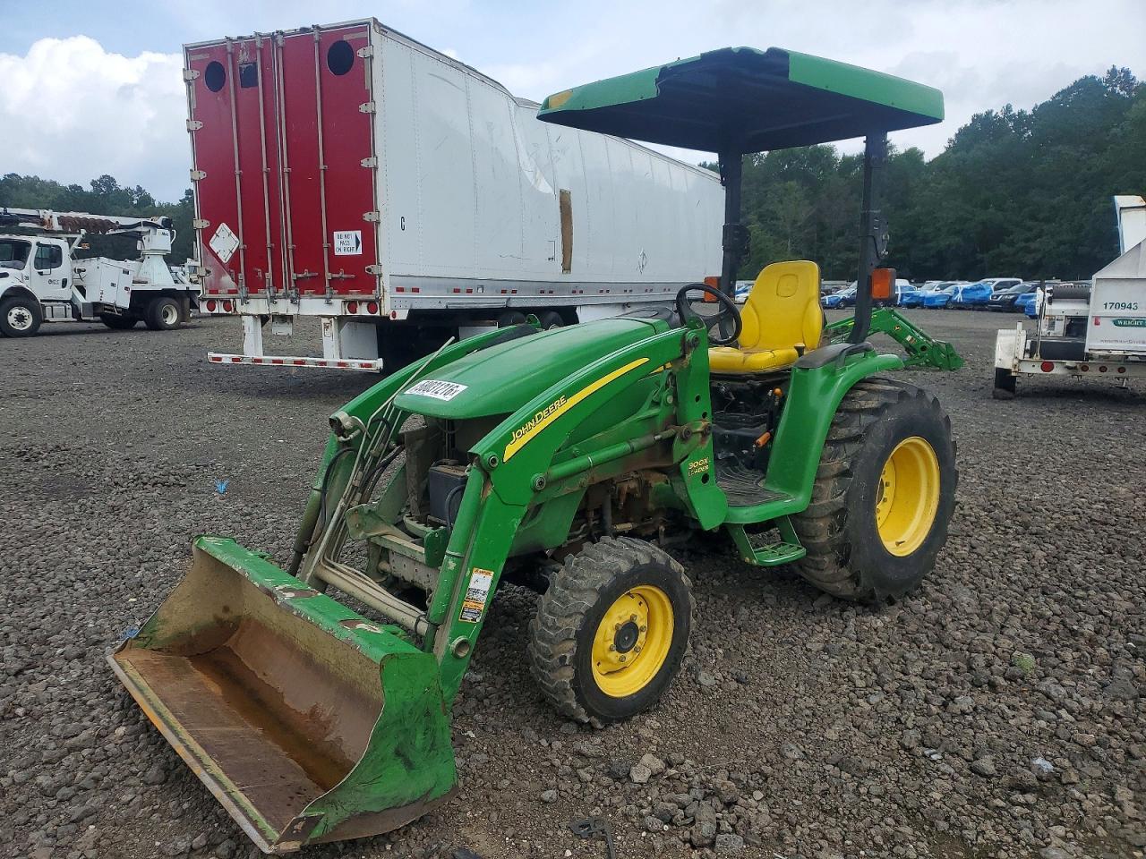 2008 John Deere 3320