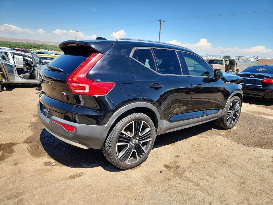 2020 Volvo Xc40 T5 Momentum
