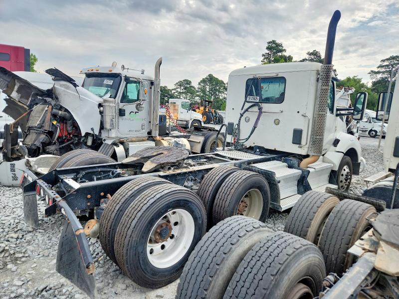 2017 Kenworth T880 Semi Truck