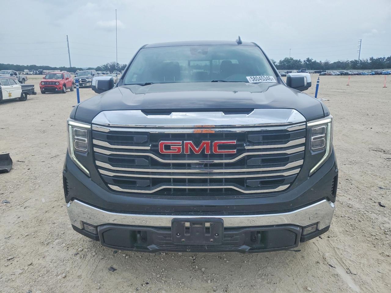 2022 GMC Sierra K1500 SLT