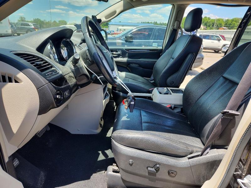 2016 Chrysler Town & Country Touring