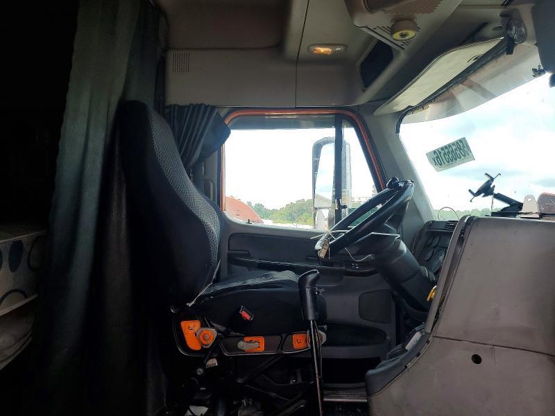 2007 Freightliner CST120 Semi Truck