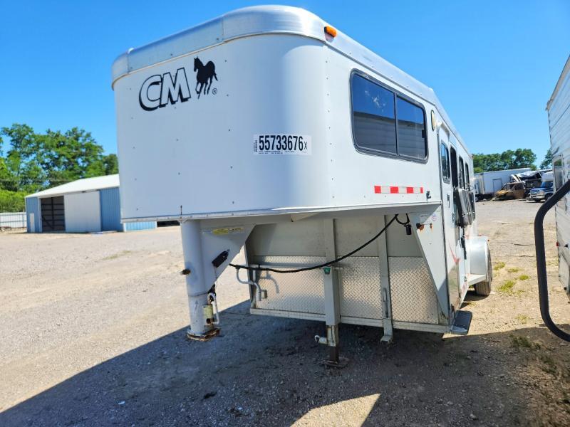 2004 Cm Trailer 2004 C M Horse Trailer