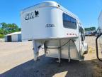 2004 Cm Trailer 2004 C M Horse Trailer