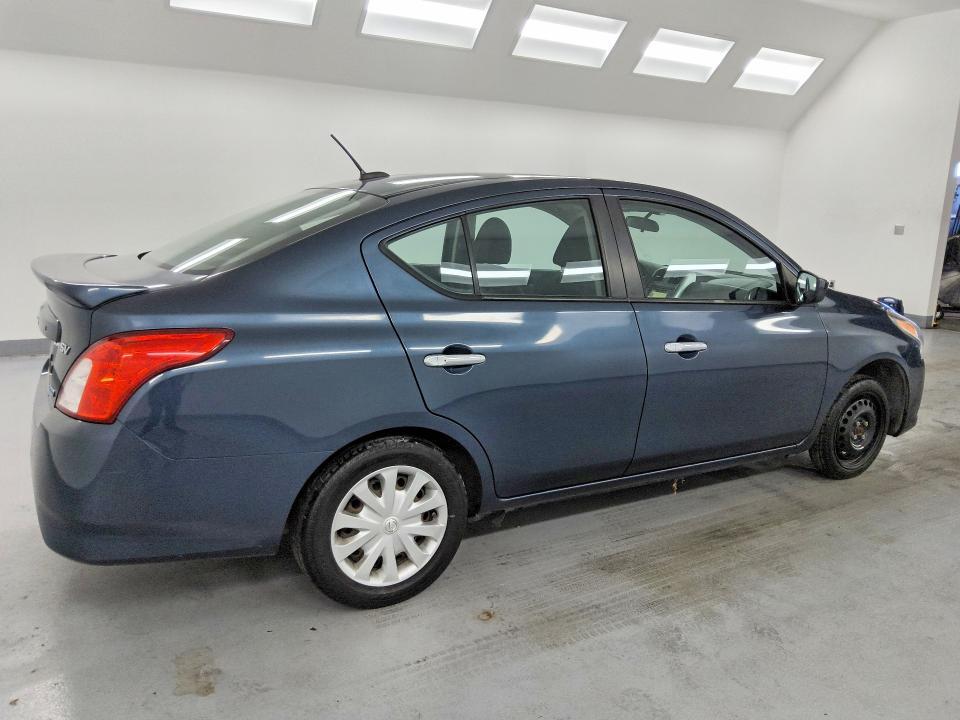 2015 Nissan Versa 1.6 SV