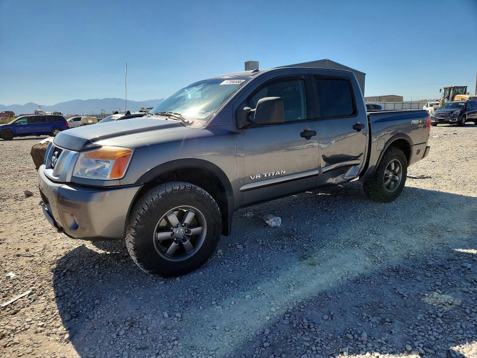 2014 Nissan Titan sv