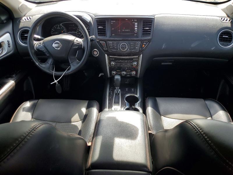 2020 Nissan Pathfinder sl