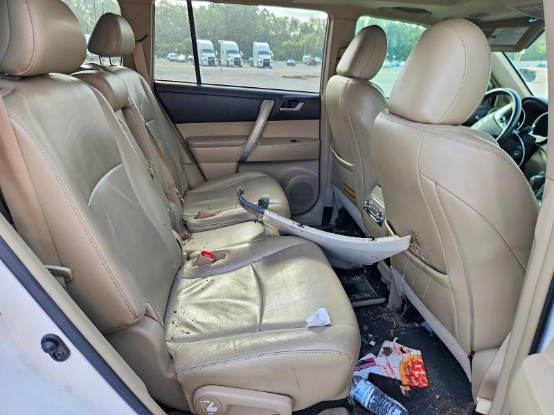 2011 Toyota Highlander se
