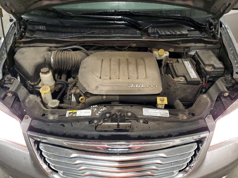 2013 Chrysler Town & Country Touring