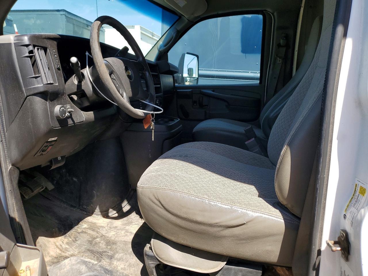 2015 Chevrolet Express Delivery Truck