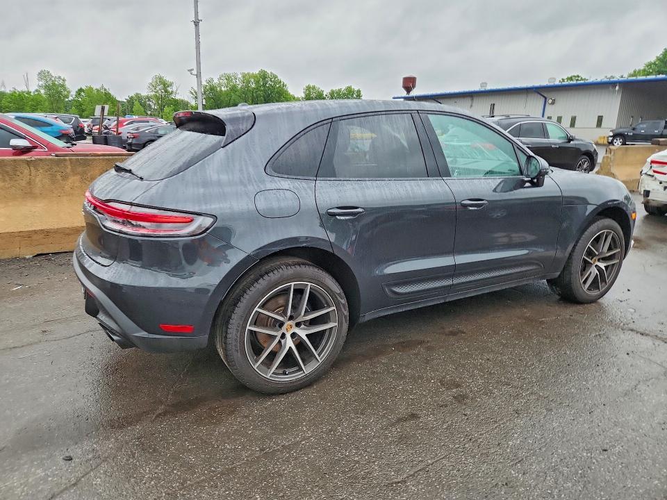 2025 Porsche Macan Base