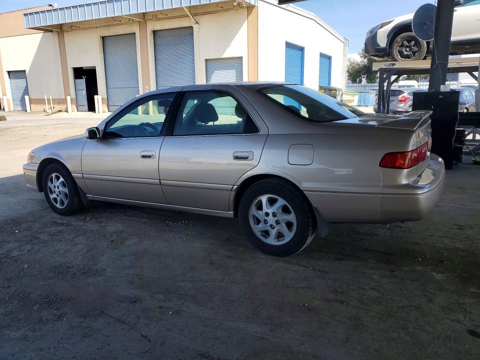 2001 Toyota Camry le