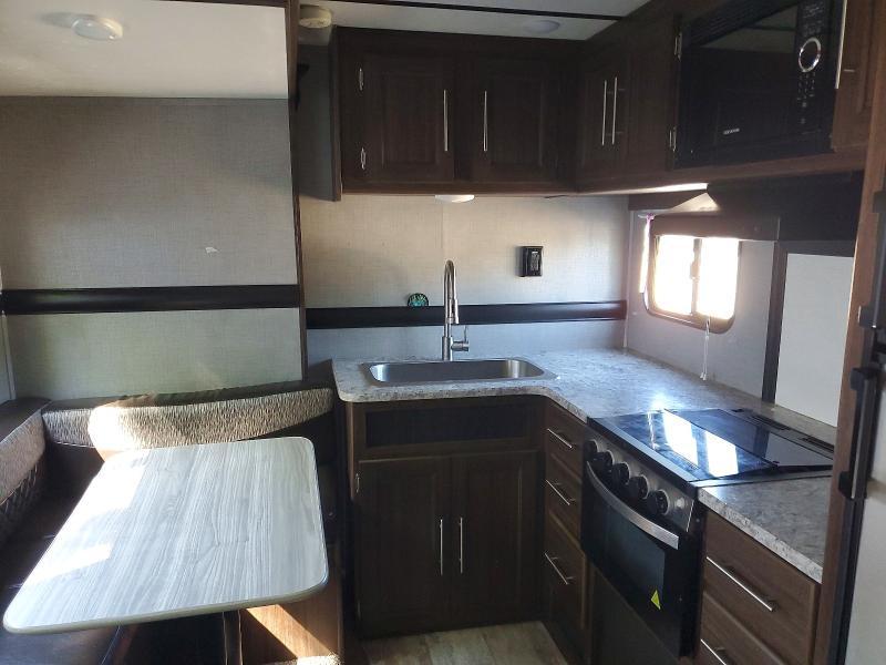 2020 Keystone Zinger Camper