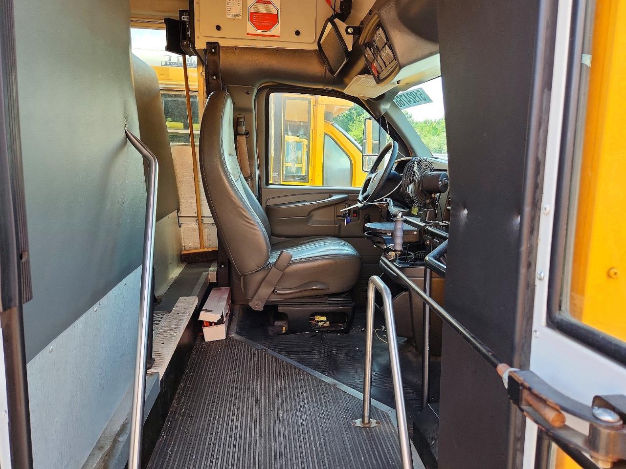 2010 Chev 2010 Thomas Minotour G3500-School Bus