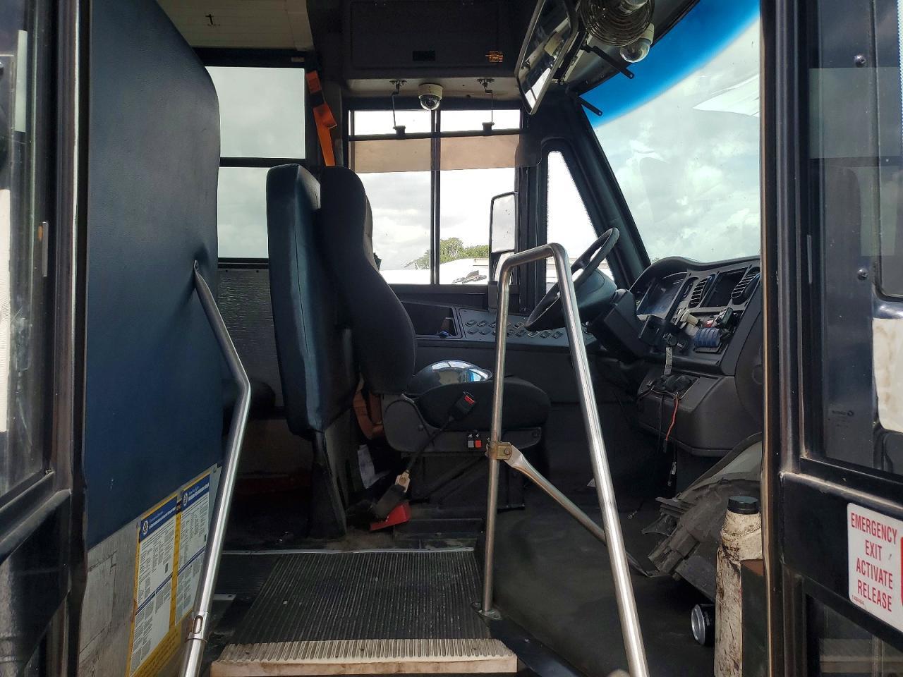 2009 Freightliner Chassis B2B