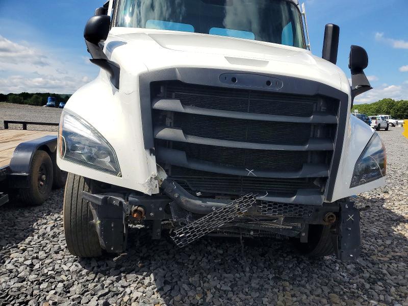2023 Freightliner Cascadia 126 Semi Truck