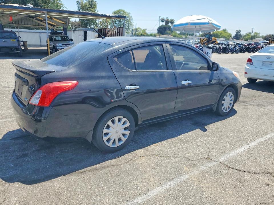 2014 Niss Versa