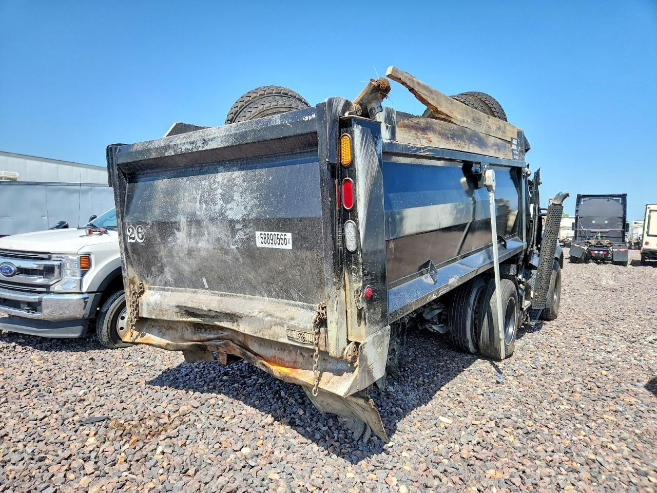 2023 Kenworth Construction T880
