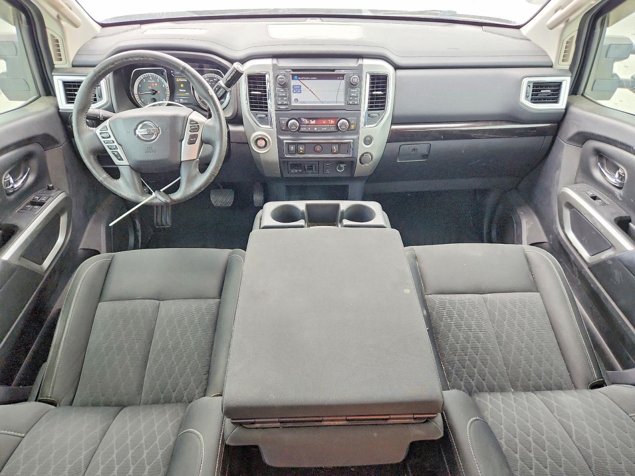 2017 Nissan Titan SV