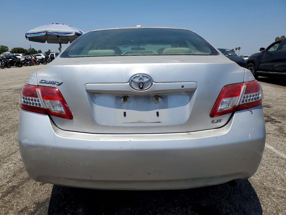 2011 Toyota Camry le