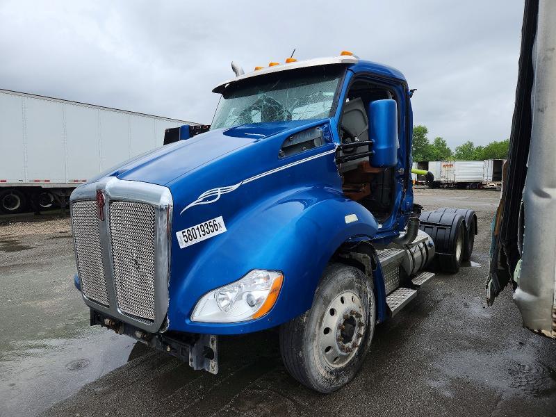 2016 Kenworth T680 Semi Truck