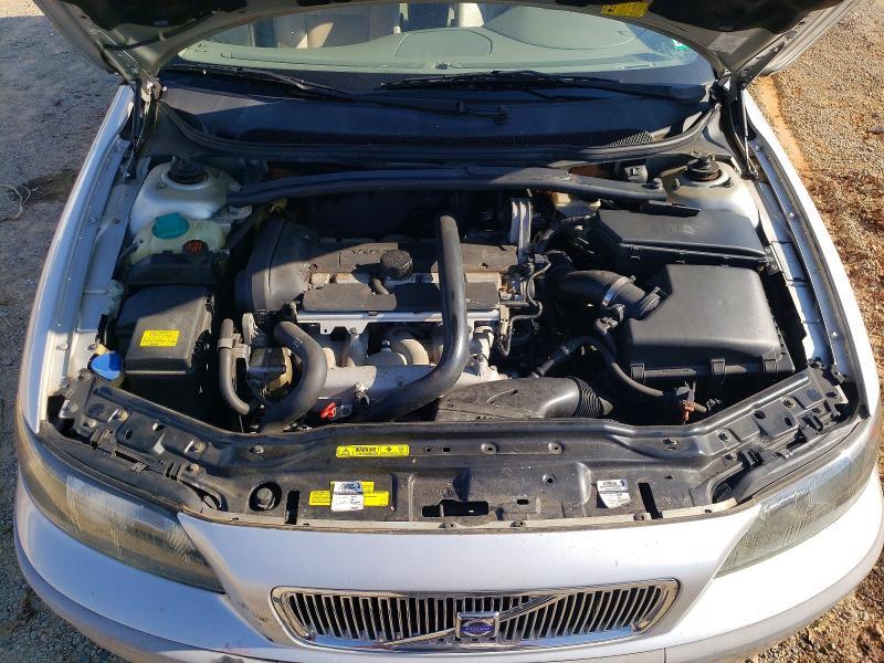 2004 Volvo V70 fwd