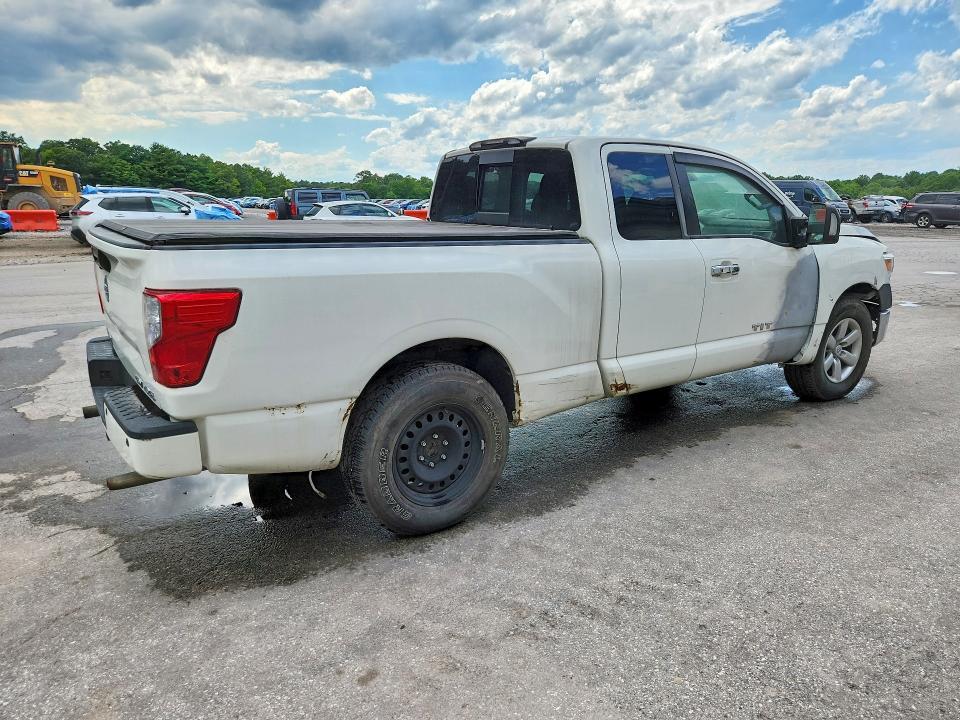 2018 Nissan Titan SV