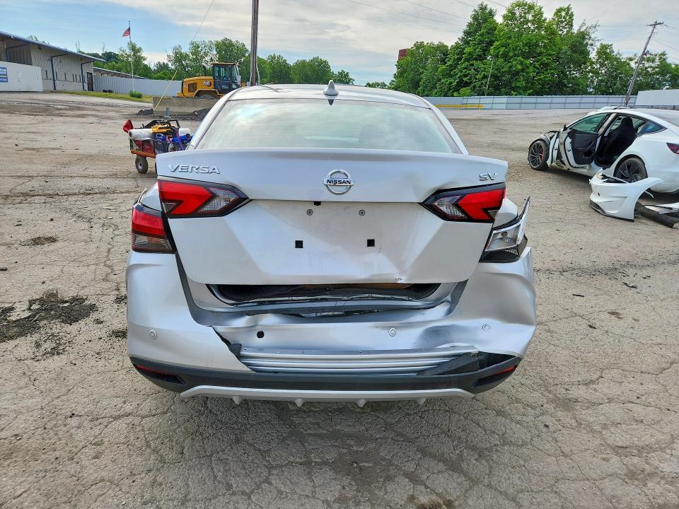 2022 Nissan Versa sv