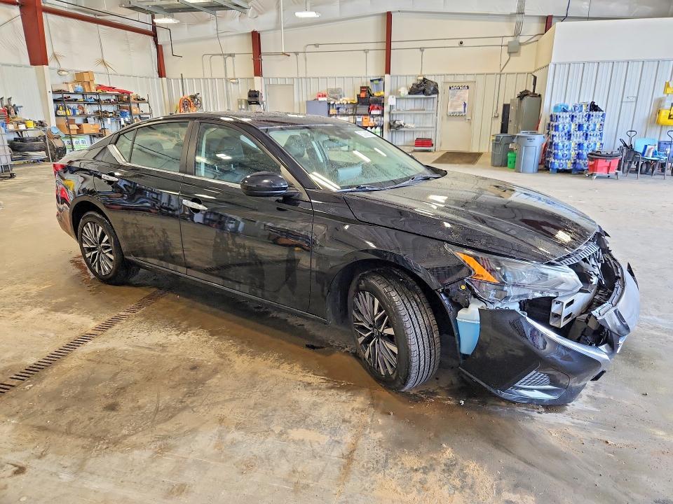 2023 Nissan Altima sv