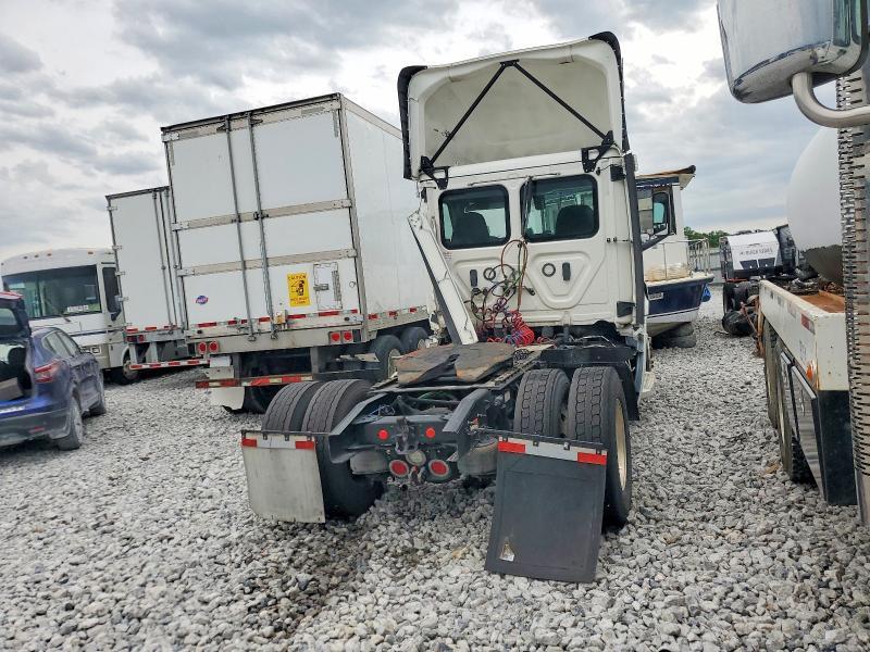 2020 Freightliner Cascadia 116 Semi Truck