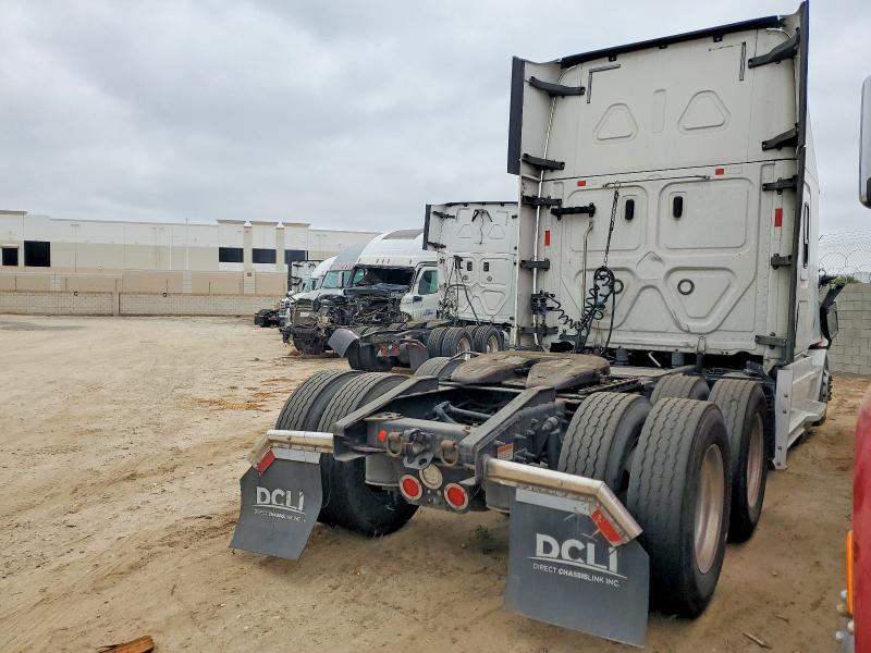 2019 Freightliner Cascadia 126 Semi Truck