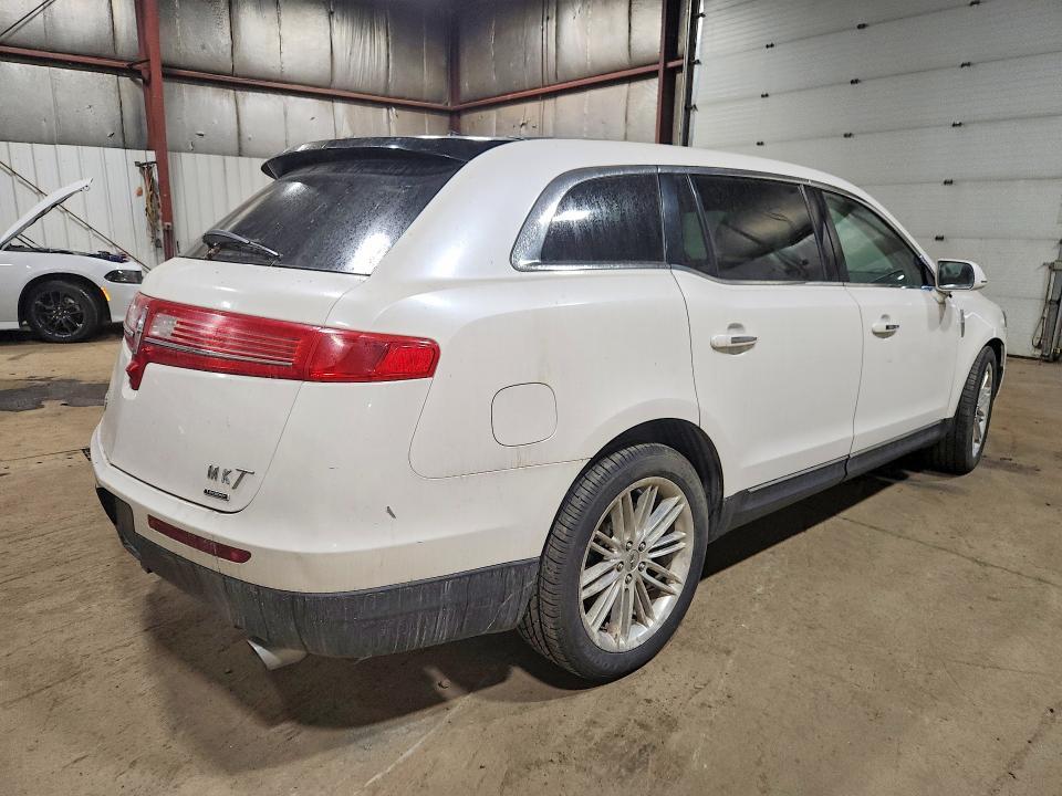 2013 Lincoln MKT