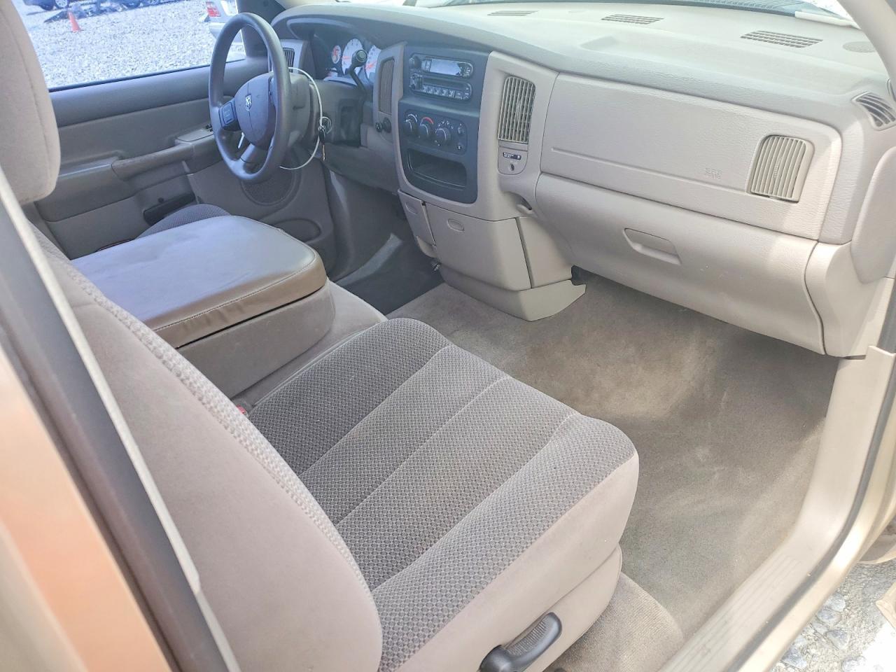 2004 Dodge RAM 1500 ST