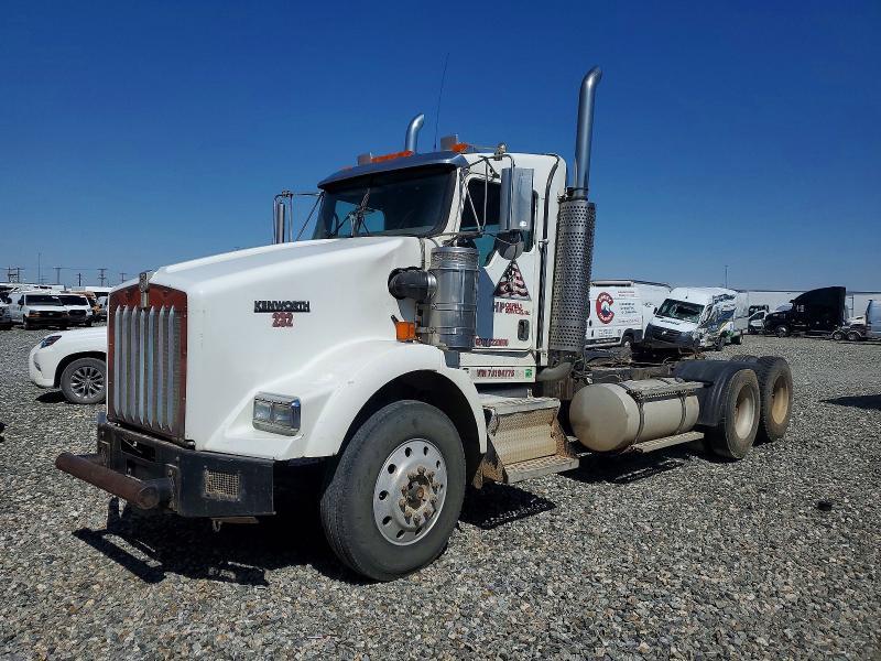 2007 Kenworth T800 Semi Truck