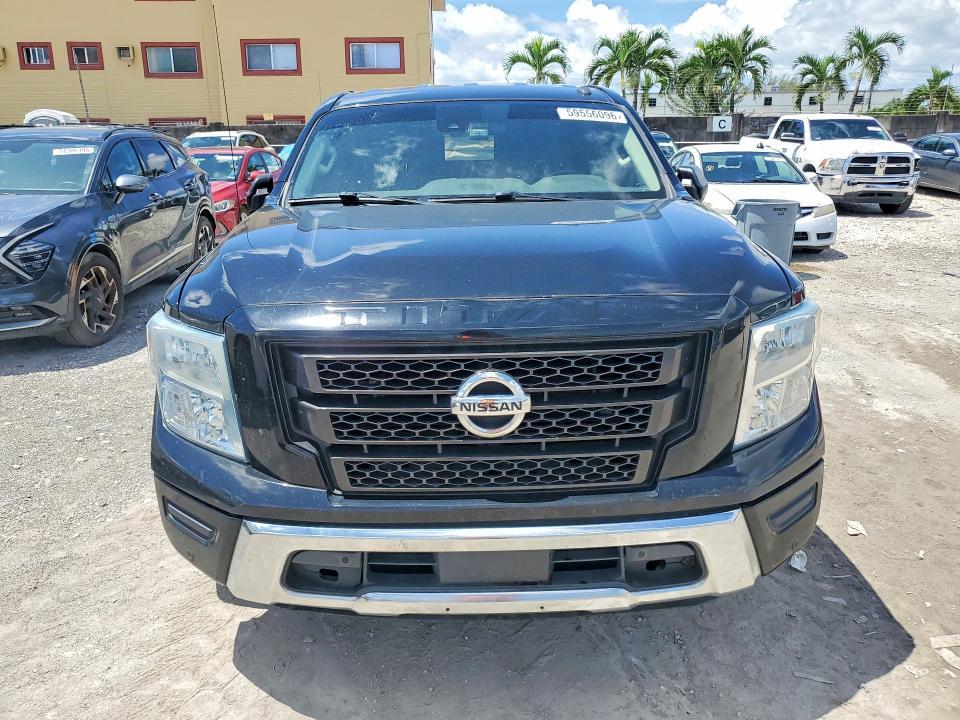 2021 Nissan Titan SV