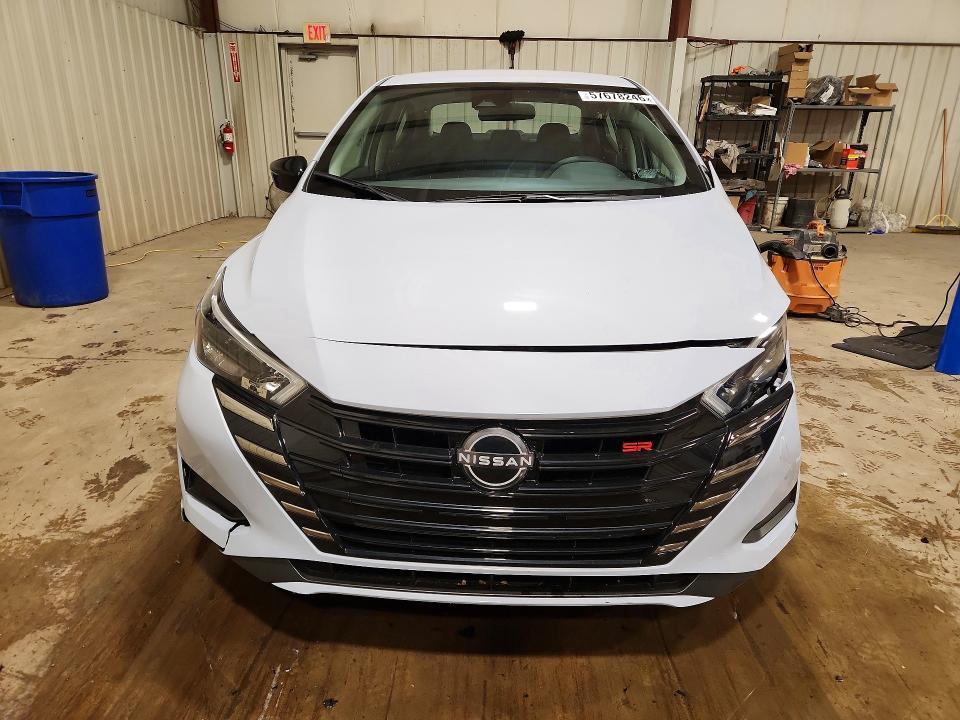 2025 Nissan Versa sr