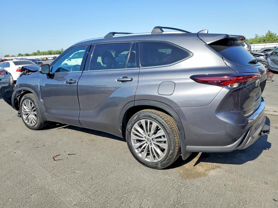 2024 Toyota Highlander Hybrid Platinum