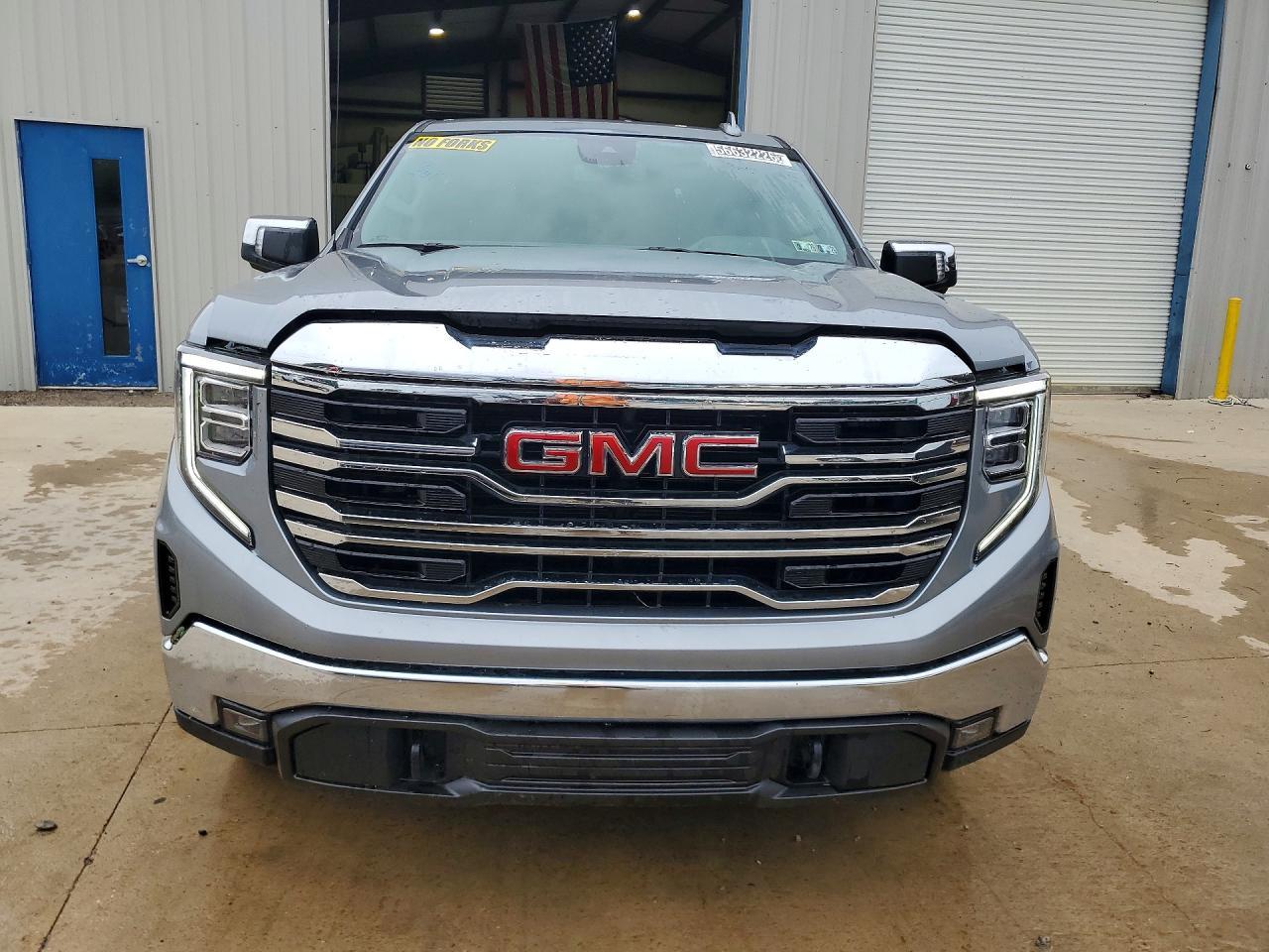 2025 GMC Sierra K1500 SLT