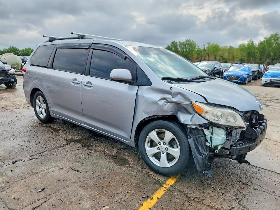 2014 Toyota Sienna le