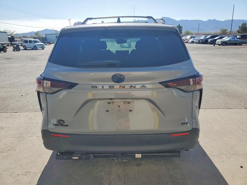 2025 Toyota Sienna Woodland Edition