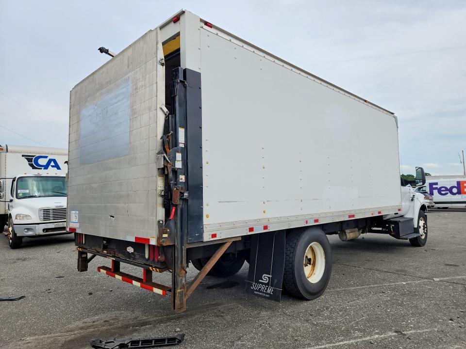 2017 Ford F650 Super Duty BOX Truck