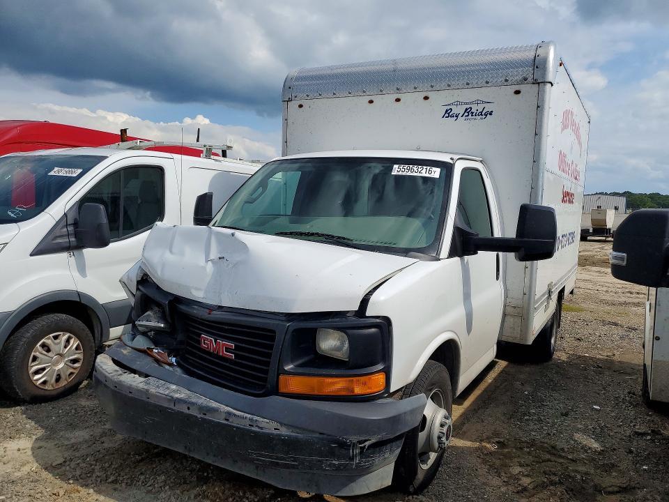 2017 GMC Savana box Truck