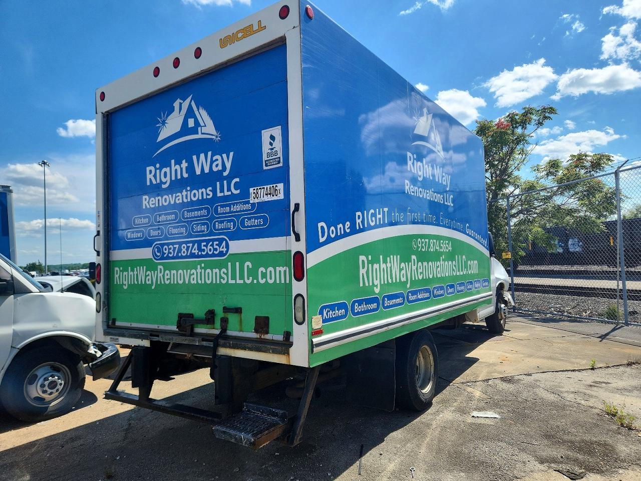 2010 Chevrolet Express BOX Truck